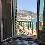 Nyaraló Capodanna, Au Coeur De La Vieille Ville, Maison De Village Avec Magnifique Vue Sur La