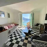 Nyaraló Capodanna, Au Coeur De La Vieille Ville, Maison De Village Avec Magnifique Vue Sur La Menton